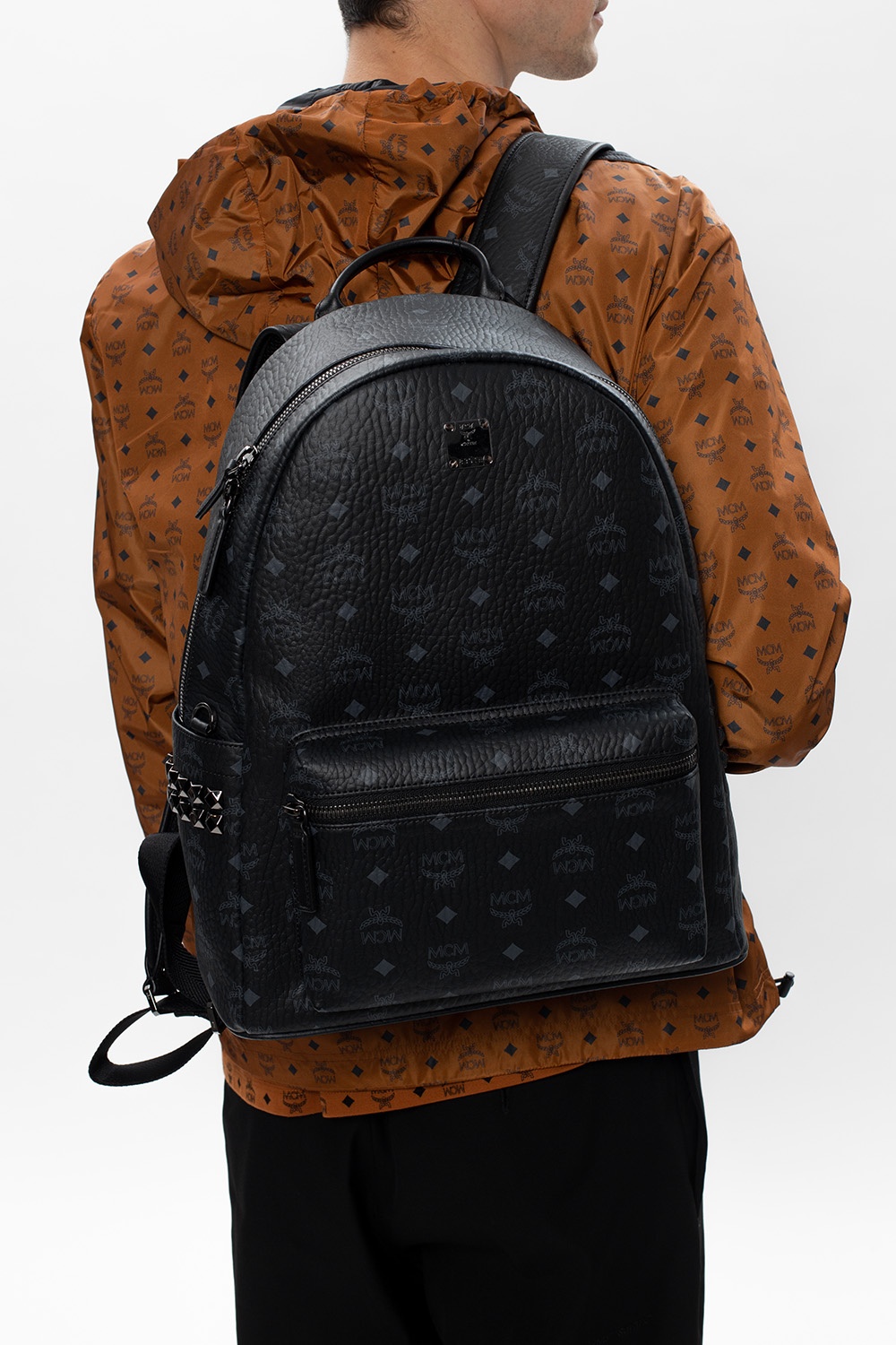 Black mcm shop backpack mens